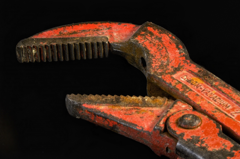 plombier-LE TIGNET-min_pipe-wrench-318084